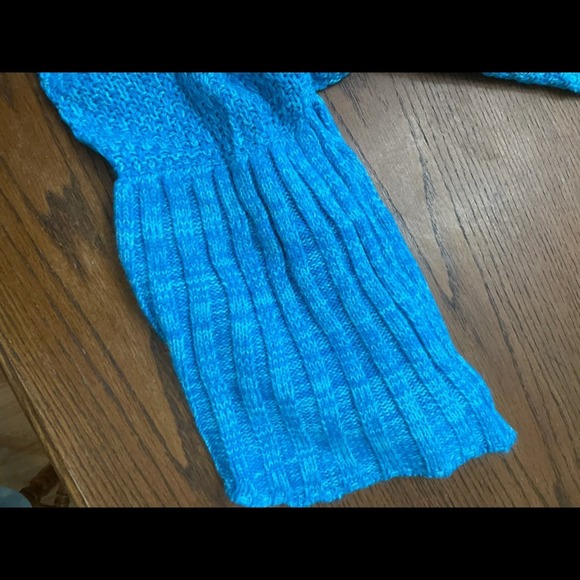 Knitted Mermaid Tail Blanket NWOT - Picture 3 of 4